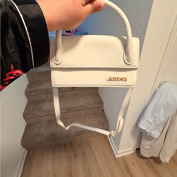 Jacquemus White Mini Handle Bag - Chic Women’s Shoulder Purse - Picture 2 of 4